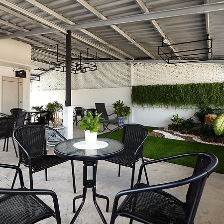 Le Bonheur Poshtel Hostel Bangkok Luaran gambar